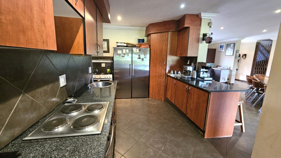 6 Bedroom Property for Sale in Magalies Golf Estate North West